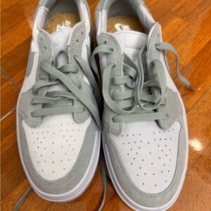 Nike air jordan 1 
elevate low stealth/ titanium women